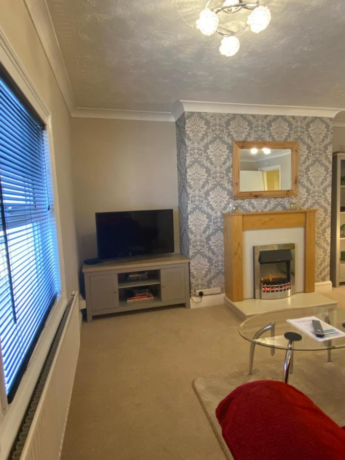 Convenient Contractor Stay Free Parking Walk To Weatherspoons Bedford Bagian luar foto
